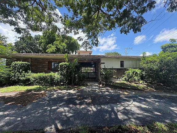 3rd image of 4801 Tyler Street