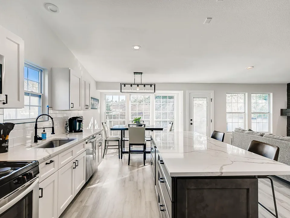 7822 Manassas Dr