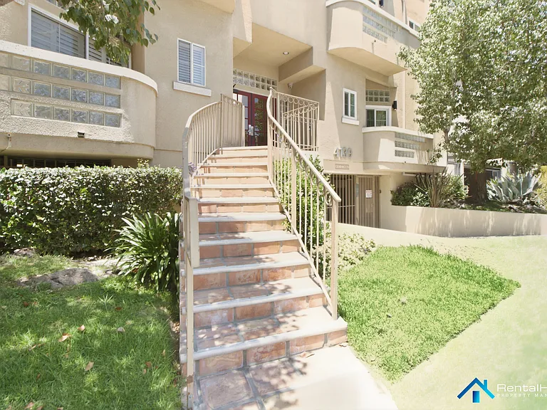 4139 Cahuenga Blvd #102 — Photo 3