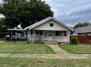 812 Tennessee St, Graham, TX 76450