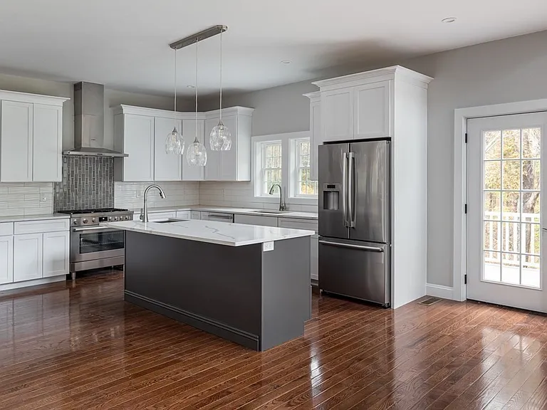 15 Anna Pl — Photo 2