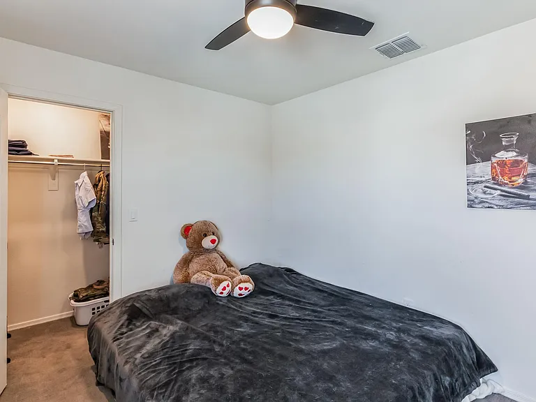 Guest bedroom 2