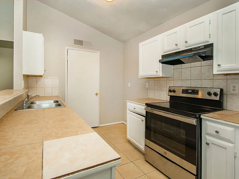 7062 Pineberry Rd — Photo 7