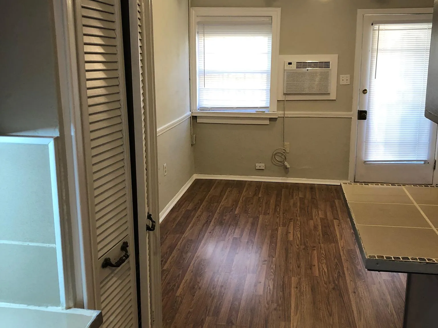 236 Lowry St NE — Photo 4