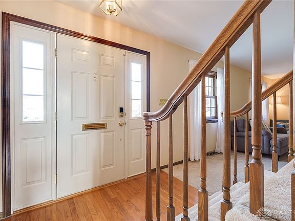 4th image of 323 Beechgrove Dr