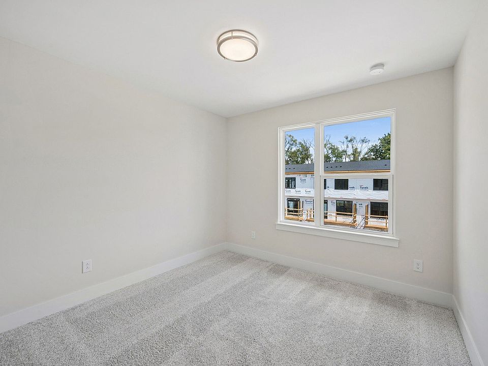 1015 Pine Tree Ln, photo 13