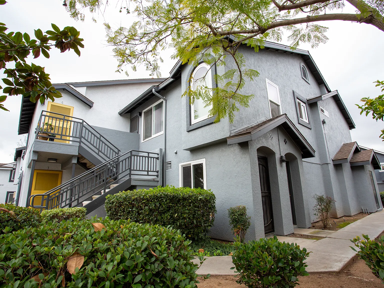 3 bed, 798 sqft, $2,425 — Photo 3