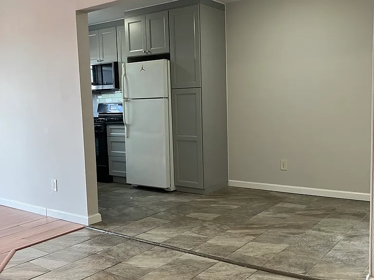 16 Western Ave #3 — Photo 3