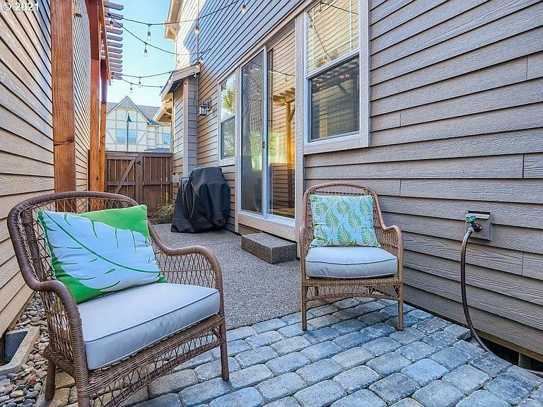 28142 SW Iceland Ave — Photo 24