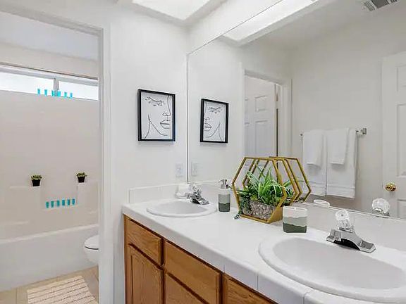 5th image of 41630 Porus Ct