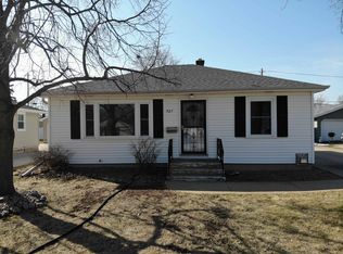 927 Sherry St, Neenah, WI 54956