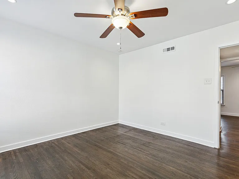 Devonshire Apartments — Photo 18
