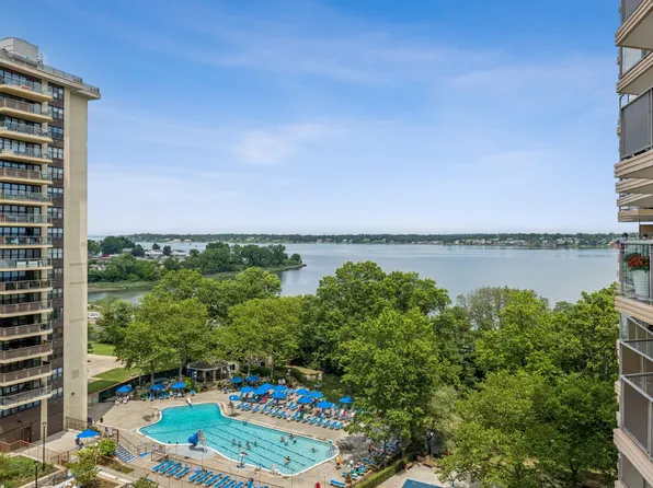 18-15 215th Street image 19 of 38