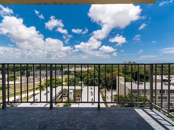 2nd image of 1470 NE 125th Ter #Penthouse 9