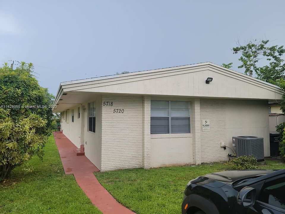 1st image of 5718 Lincoln St #5718