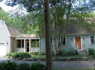 7 Noyes Ave, Mattapoisett, MA 02739