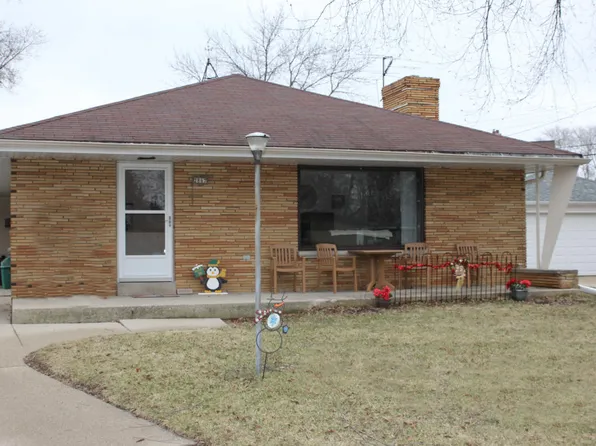 2867 S Aurene Cir, West Allis, WI 53227
