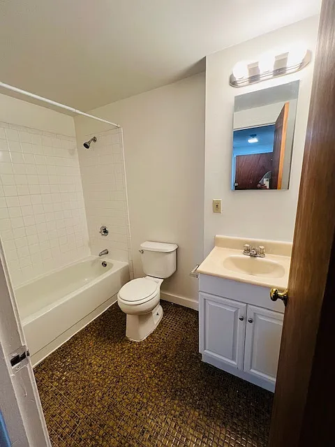 Studio, 500 sqft, $2,305 — Photo 3
