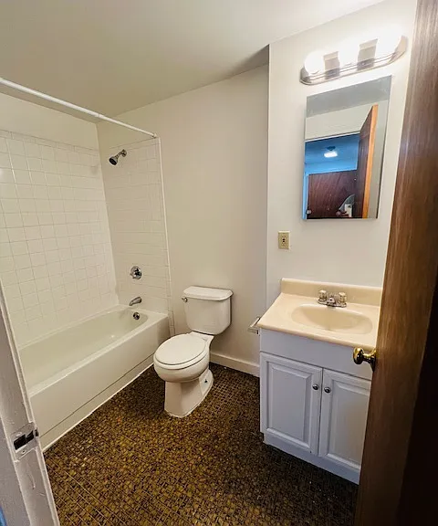 111 Norway St #B4 — Photo 5
