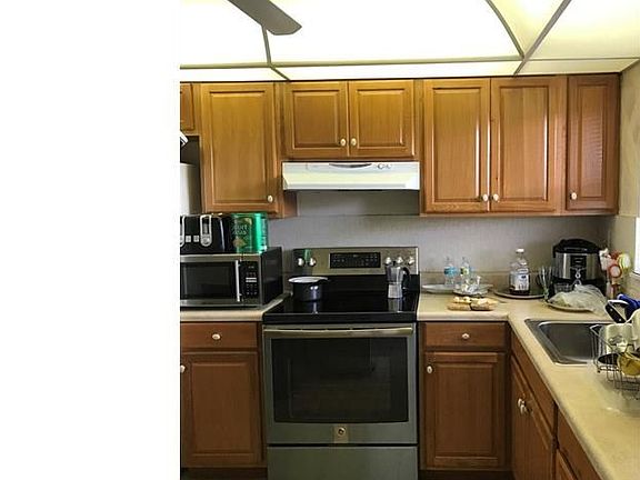 3rd image of 10442 Sunrise Lakes Blvd APT 311