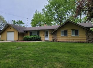 1408 Fairlane Dr, Schaumburg, IL 60193