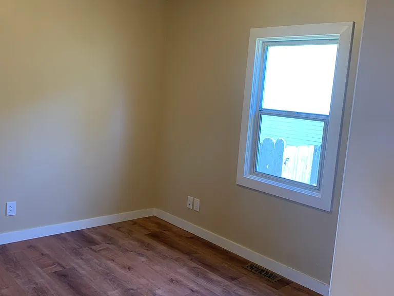 730 Lily St — Photo 11