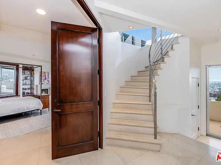 8690 Franklin Ave — Photo 20