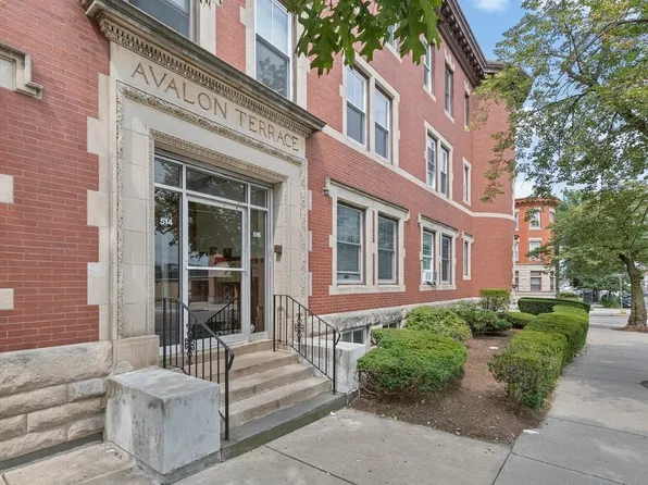 514-516 Harvard St Unit 3B, Brookline, MA 02446