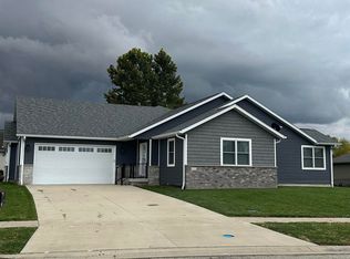 600 Burberry Ln, Rochester, IL 62563