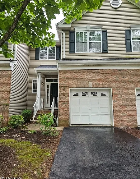 60 Jackson Ave — Photo 1