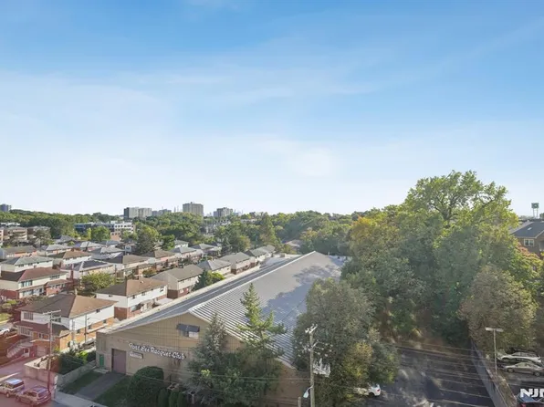 555 North Ave APT 6F, Fort Lee, NJ 07024