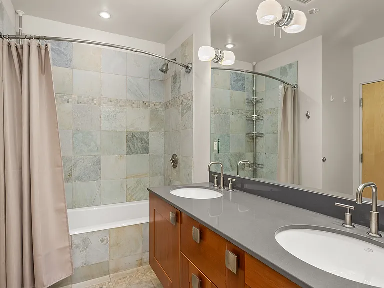 231 Robinson St #302 — Photo 10