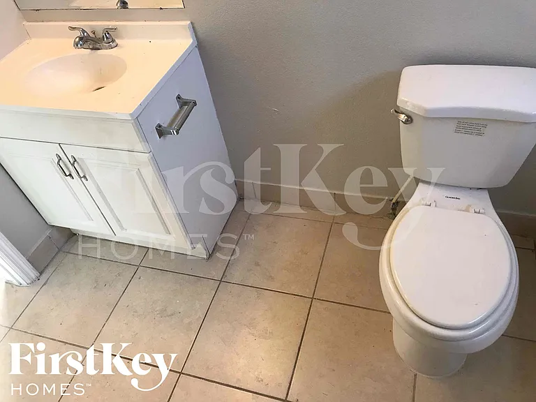 3427 NW 37th St — Photo 19