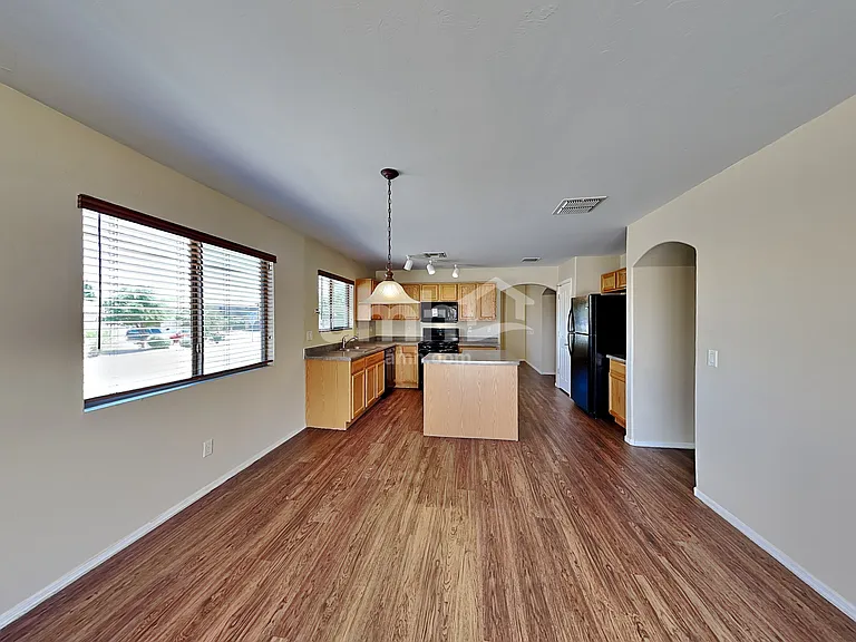 742 W Emerald Key Dr — Photo 5