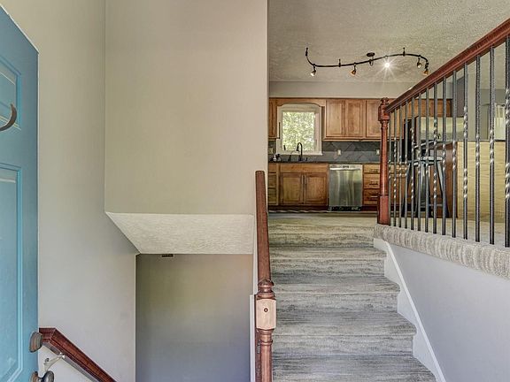 5th image of 3722 S 119th St