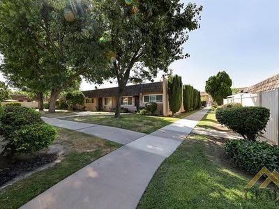 3800 Stockdale Hwy APT 8, Bakersfield, CA, 93309