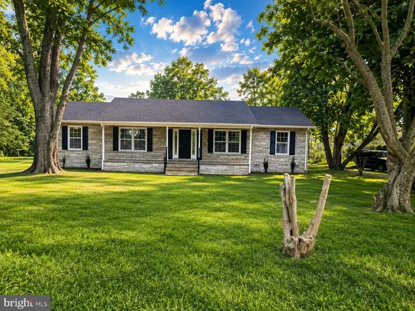 192 E Banbury Rd, Tappahannock, VA 22560