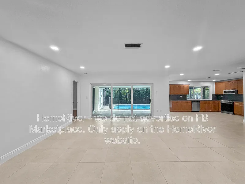 3 bed, 2.0 bath, 1915 sqft, $4,200 — Photo 4
