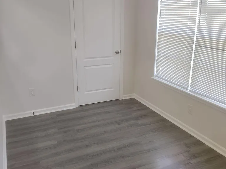 211 Congaree River Dr — Photo 9