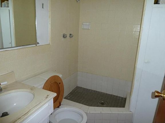 2nd image of 12933 Hanwell Ave