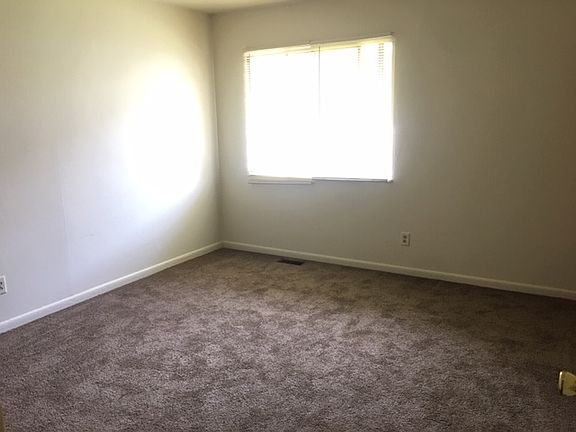 5th image of 776 King St APT B4