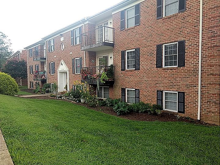 Boonsboro Village Apartments