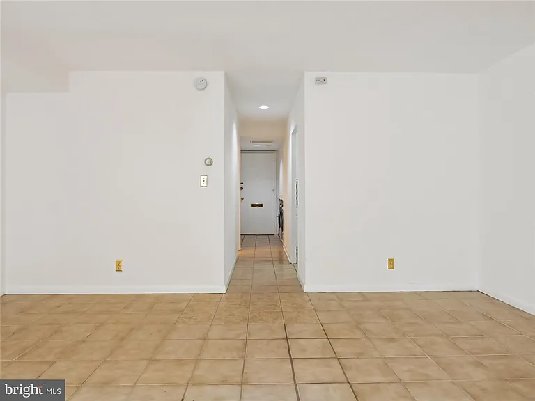 56 G St SW #B — Photo 10