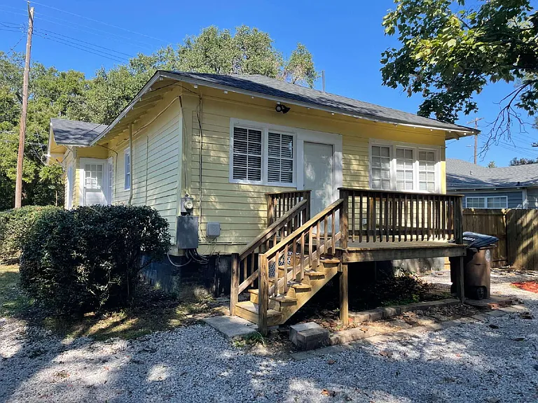 2153 Dauphin St — Photo 9
