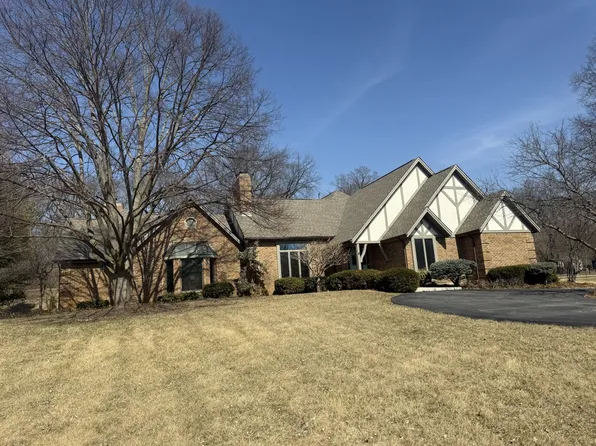 39W040 Hogan Hl, Elgin, IL 60124