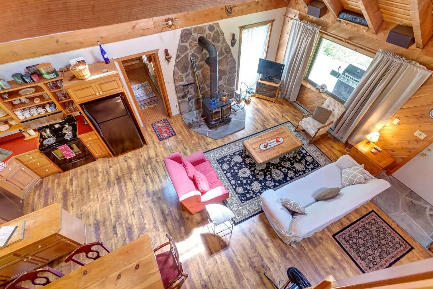 3 bed, 2.0 bath, $4,022 — Photo 3