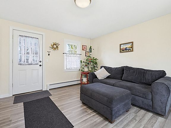 4th image of 9 Forestdale Rd