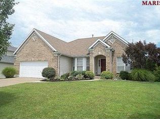 618 Thornridge Dr, O'Fallon, MO 63368