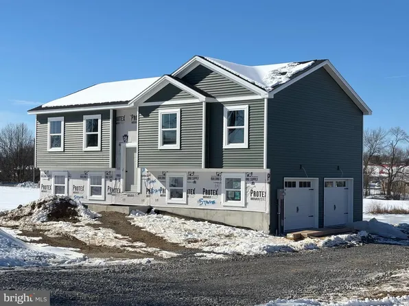 107 Meadowcreek Dr N, Chambersburg, PA 17202