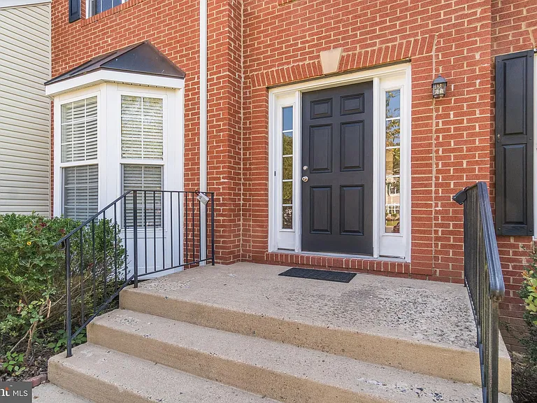 3603 Carolina Ct — Photo 3